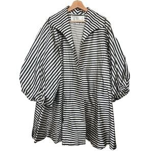 Carolyne Roehm Size 4 Striped Navy Cream Jacket